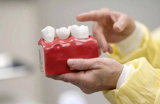 Why Collaboration Between Dentists And Periodontists Matters